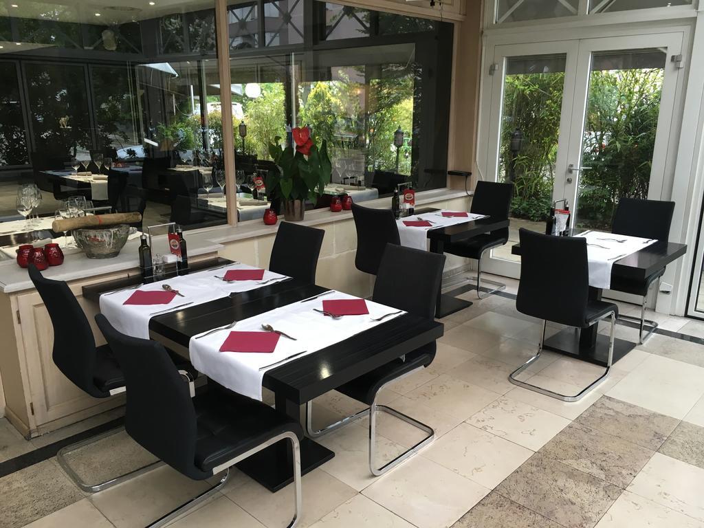 Hostellerie De La Vendee Lancy Exterior photo