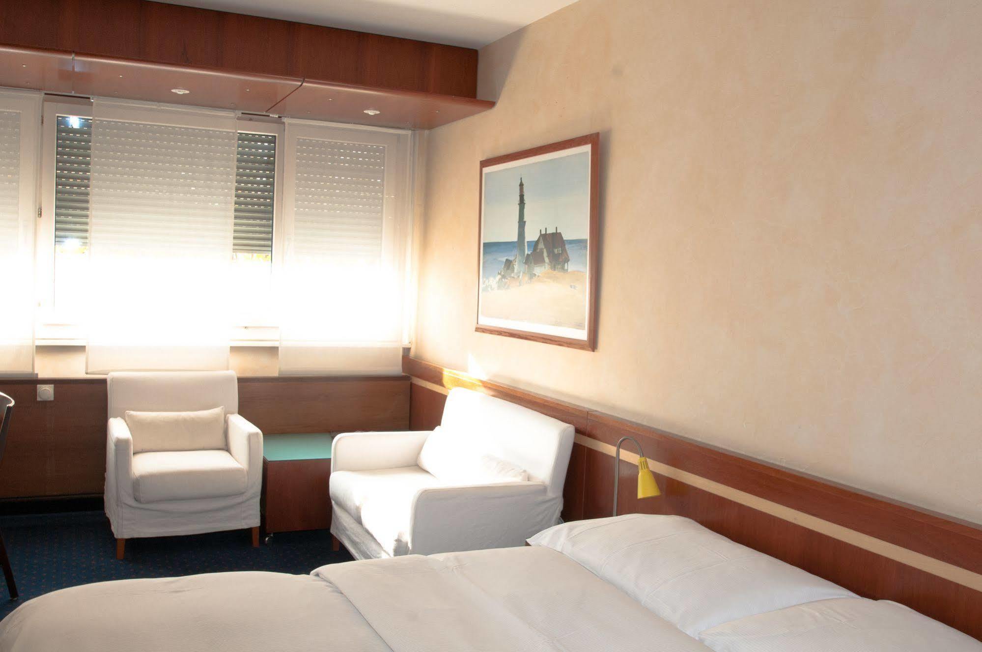 Hostellerie De La Vendee Lancy Exterior photo