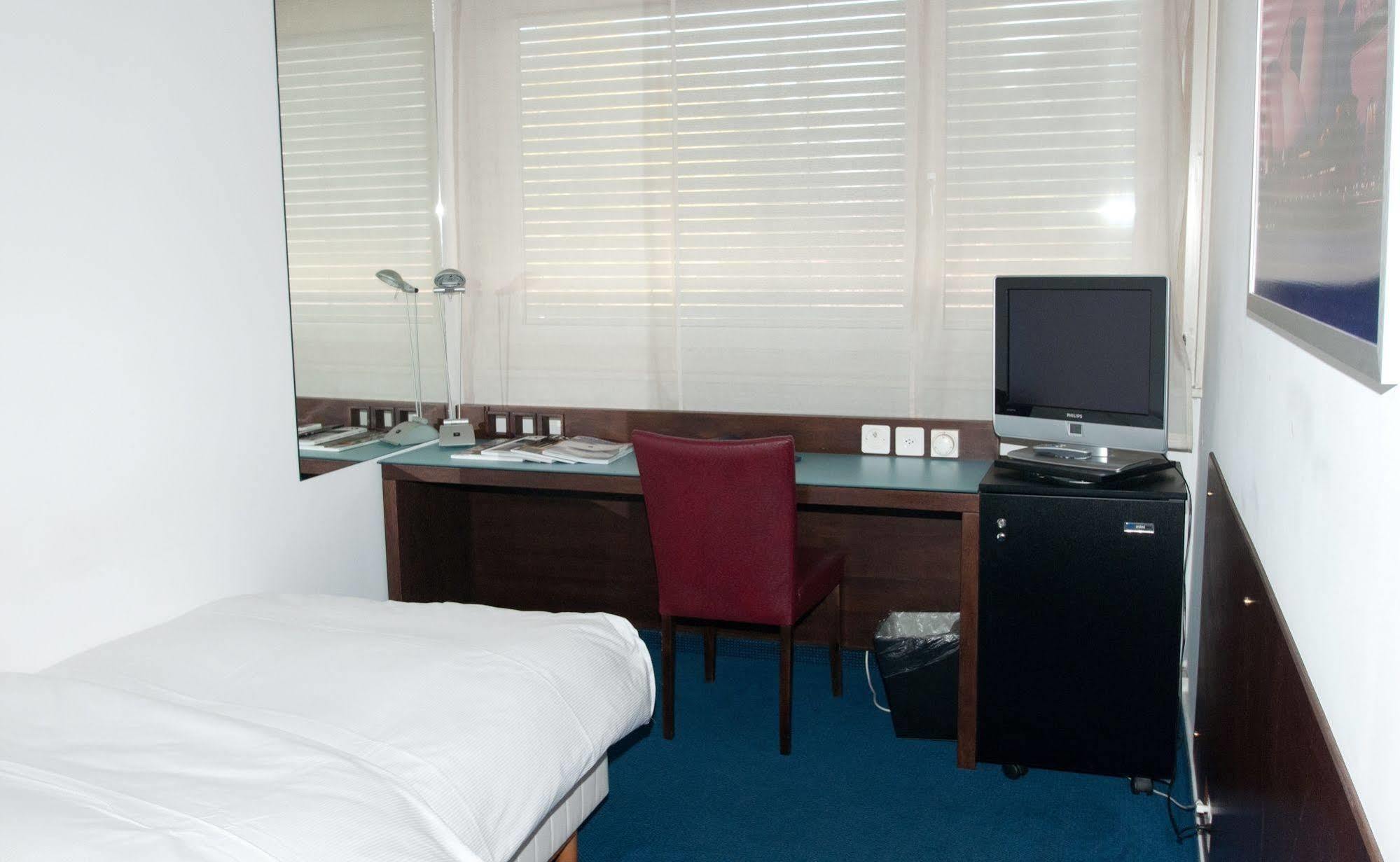 Hostellerie De La Vendee Lancy Exterior photo